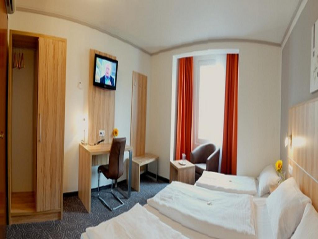 Hotel Am Schelztor Esslingen am Neckar Pokoj fotografie